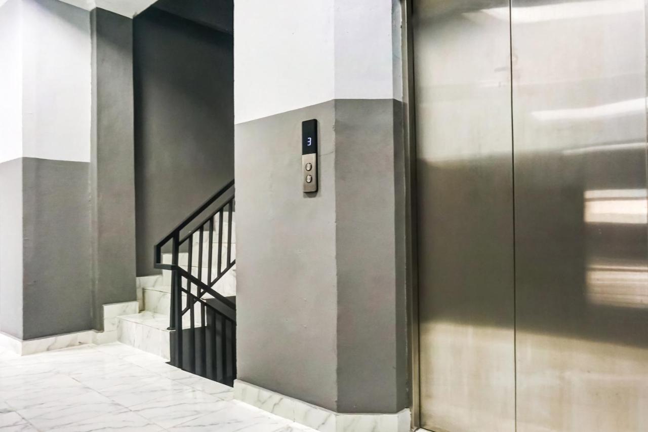 Collection O 91131 New V1 Hotel Τζακάρτα Εξωτερικό φωτογραφία